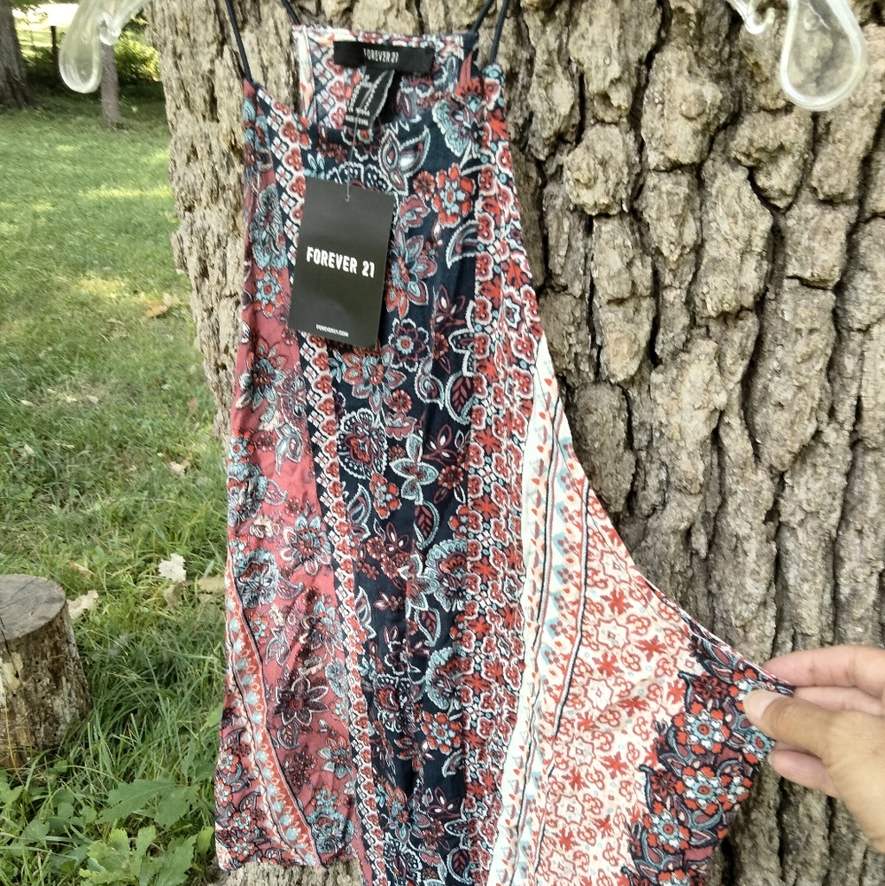 ⬇️ Price Drop! ⬇️ NWT Forever 21 Sleeveless Blouse in size S - Picture 1 of 4